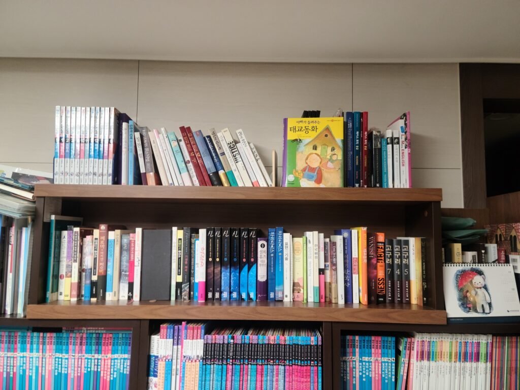 책장 넘어짐 방지